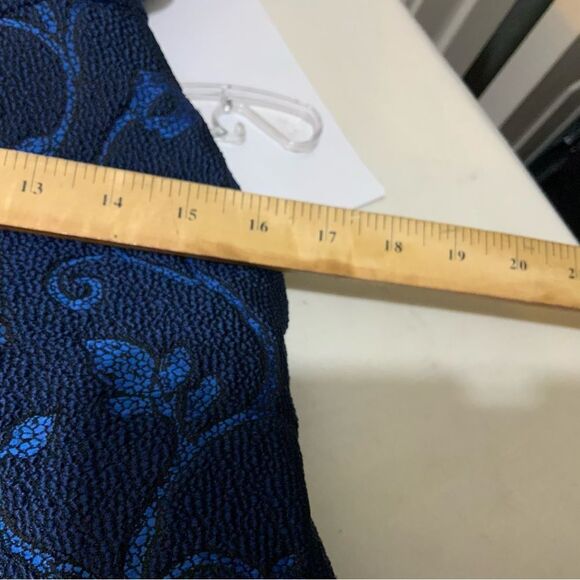 Monique Lhuillier Floral Gown blue v neck size 4 - Picture 5 of 6